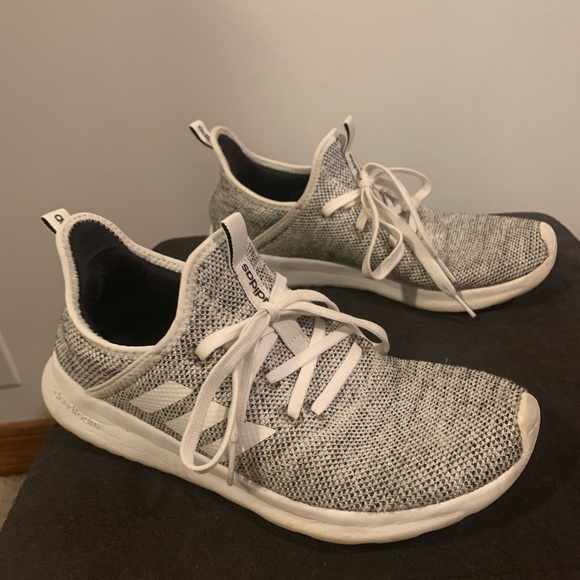 Adidas white tennis shoes - Picture 2 of 3